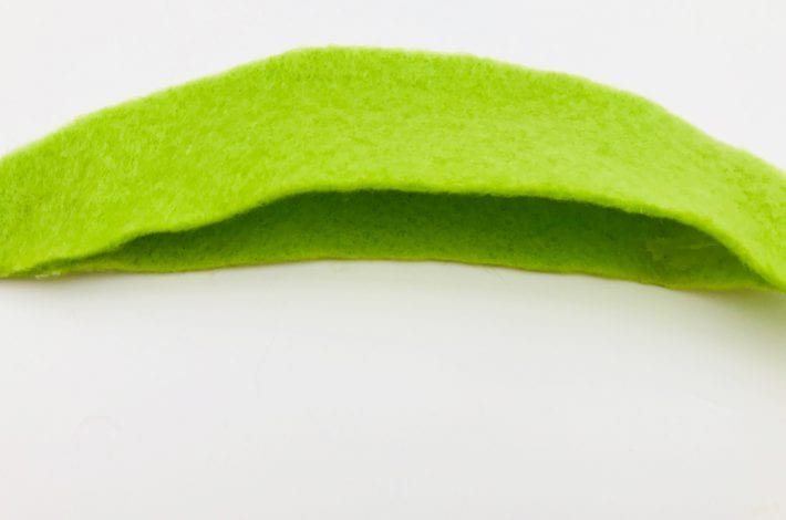 Pom pom peas in a pod - pom pom craft for kids