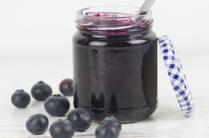 Blueberry jelly - make this homemade basil and blueberry jam as a fresh and healthy breakfast spread