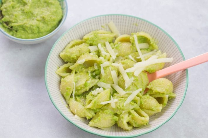 Pasta and pea pesto - a great baby pasta recipe that everyone can enjoy for family dinners - a tasty weaning recipe and kids meal