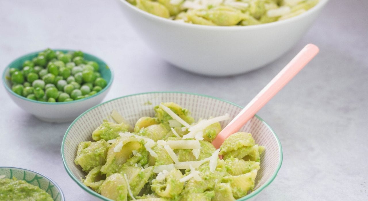 Pasta and pea pesto - a great baby pasta recipe that everyone can enjoy for family dinners - a tasty weaning recipe and kids meal