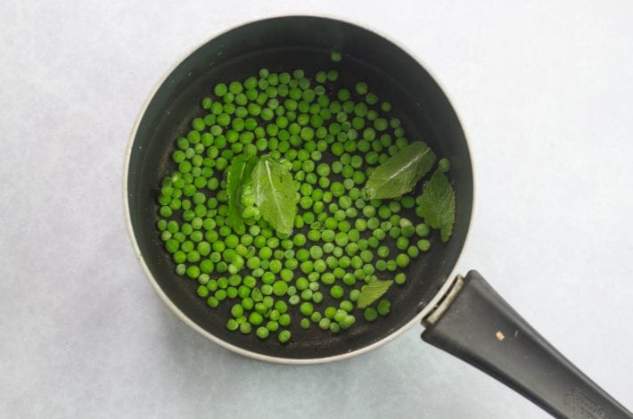 Pasta and pea pesto - a great baby pasta recipe that everyone can enjoy for family dinners - a tasty weaning recipe and kids meal