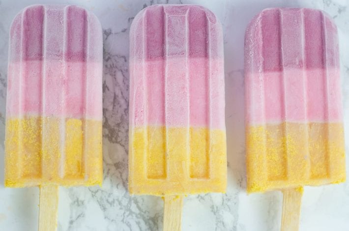 Unicorn popsicles - make these homemade ice lollies into themed unicorn lollies with all natural ingredients and no food dyes