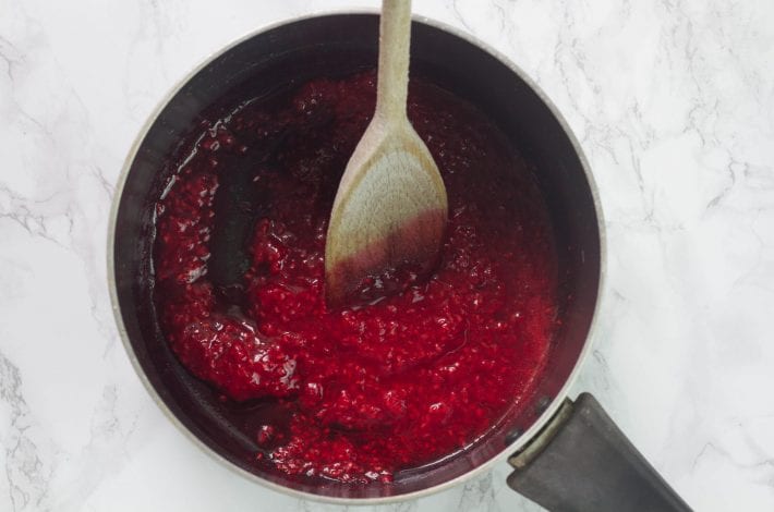 Raspberry eton mess - try this great raspberry eaton mess for a healthy dessert with fresh berries