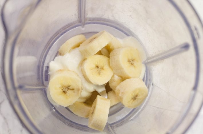 baby yogurt bites - make these frozen banana and yogurt drops as a great summer snack for baby