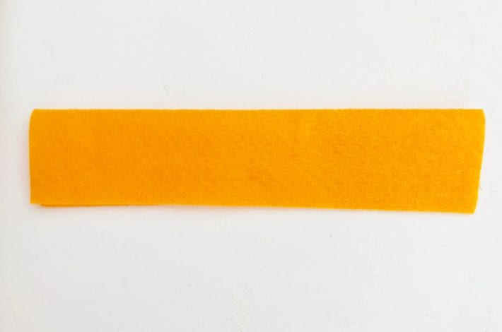 How to make easy diy felt flowers with this no-sew felt flowers craft for kids
